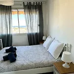 Apartamento Joli 2 Pieces - Proche Aeroport - Terrasse Vue *
